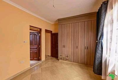 3 Bed House with En Suite in Kenyatta Road