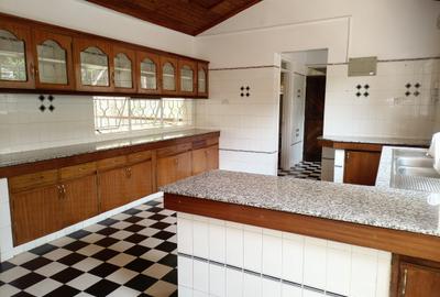 5 Bed House with En Suite in Gigiri