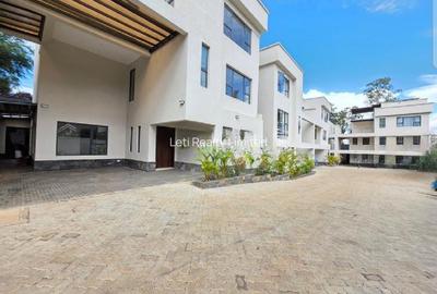 5 Bed Townhouse with En Suite in Lavington