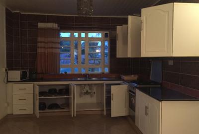 Serviced 2 Bed Apartment with En Suite in Runda