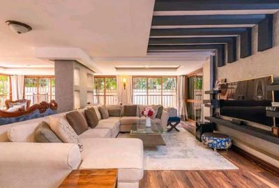 8 Bed House with En Suite at Kyuna