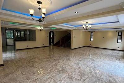 5 Bed Townhouse with En Suite in Lavington