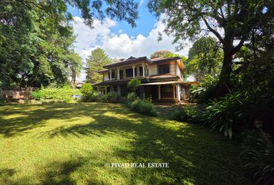 6 Bed House with Garden in Nyari