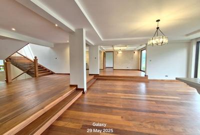 5 Bed Townhouse with En Suite in Kyuna
