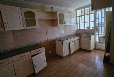 4 Bed Apartment with En Suite at Kilimani