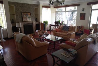 4 Bed House with En Suite in Runda - 2