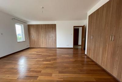 3 Bed Apartment with En Suite at Lavington