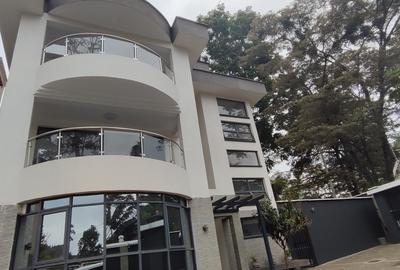 5 Bed Villa with En Suite in Lavington