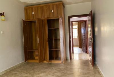 6 Bed Apartment with En Suite at Lavington - 4