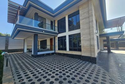 5 Bed House with En Suite in Runda - 4