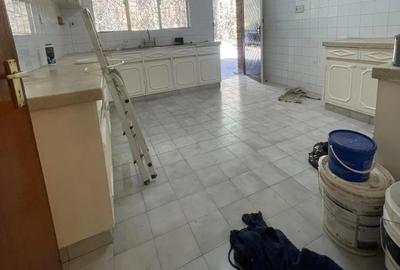 4 Bed Apartment with Parking in Riverside