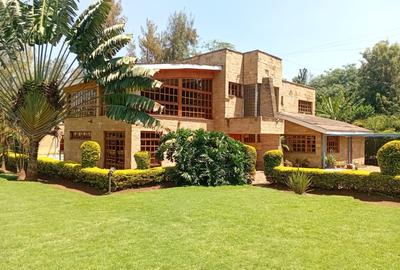 5 Bed House with En Suite in Runda