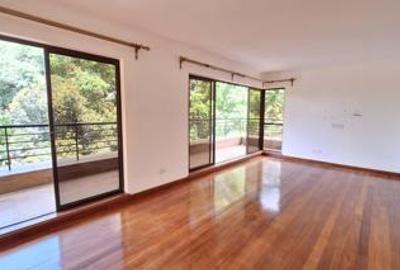 4 Bed Townhouse with En Suite at Lavington - 4