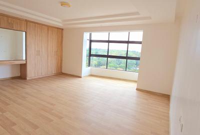 3 Bed Apartment with En Suite at Parklands