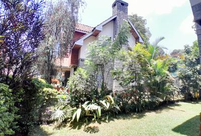 4 Bed Townhouse with En Suite at Lavington - 2