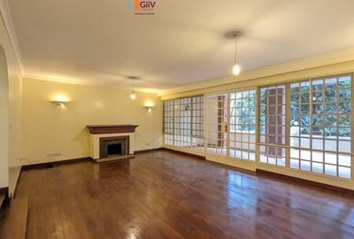 3 Bed Apartment with En Suite in Riverside - 3