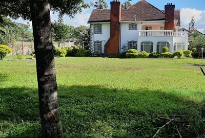 5 Bed House with En Suite in Lavington