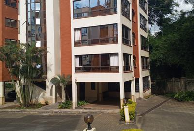 Serviced 2 Bed Apartment with En Suite at Arboretum