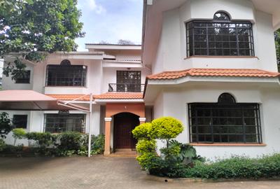 5 Bed Townhouse with En Suite in Lavington