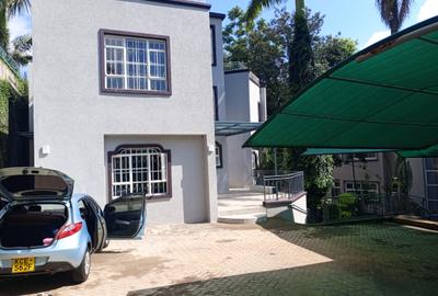 4 Bed Townhouse with En Suite at Bendera