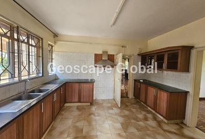 4 Bed House with En Suite in Gigiri - 2