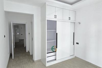 2 Bed Apartment with En Suite in Lavington
