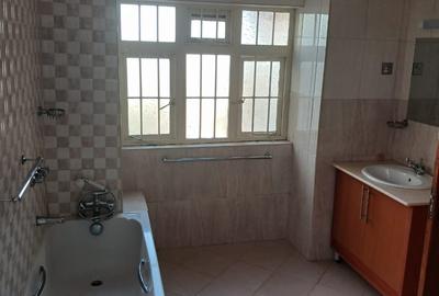 4 Bed Townhouse with En Suite in Kitengela - 4