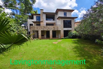5 Bed Villa with En Suite at Lavington Green
