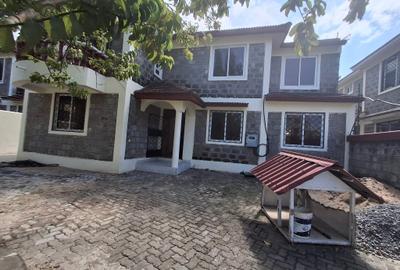 4 Bed Villa with En Suite at Utange
