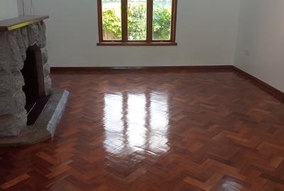 5 Bed House at Windy Ridge - 2