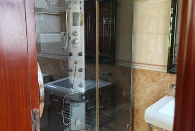 5 Bed Townhouse with En Suite at Lavington - 4