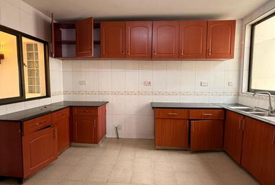 3 Bed Apartment with En Suite in Kileleshwa - 3