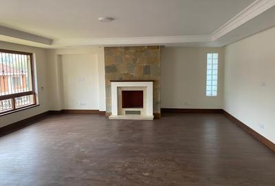 5 Bed Townhouse with En Suite in Westlands Area