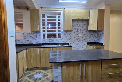 5 Bed Townhouse with En Suite at Eastern Bypass - 4