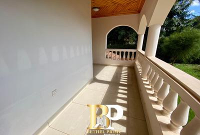 5 Bed Townhouse with En Suite in Nyari
