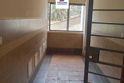 2 Bed Apartment with En Suite at Lantana Road - 4