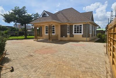 4 Bed House with Staff Quarters in Ruaka