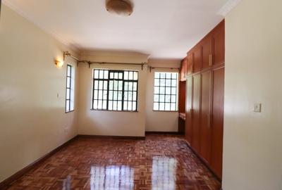 4 Bed Townhouse with En Suite at Oledume Road