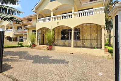 4 Bed Townhouse with En Suite at Chalbi Drive