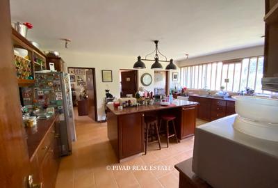 4 Bed House with Garden in Westlands Area - 3