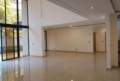 8 Bed Villa with En Suite in Spring Valley - 2