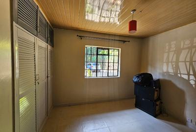 4 Bed House with En Suite in Loresho