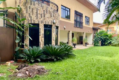 5 Bed Villa with En Suite in Kyuna - 3