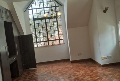 4 Bed Townhouse with En Suite in Lavington - 4