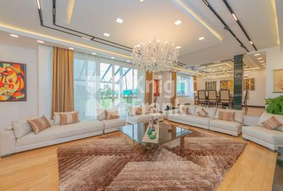 7 Bed House with En Suite at Un Crescent - 4