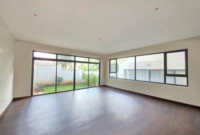 5 Bed Townhouse with En Suite at Lavington Green - 3