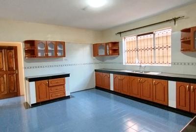 6 Bed House with En Suite at Waiyaki Way