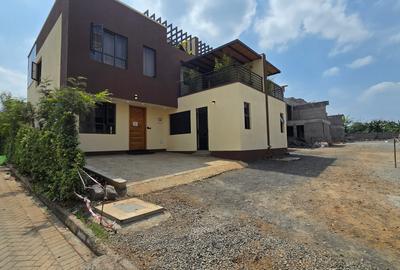 4 Bed House with En Suite in Ruaka