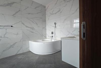 5 Bed Villa with En Suite in Lavington - 3