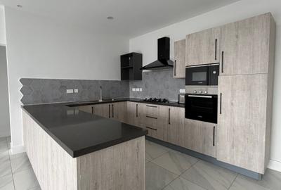 3 Bed Apartment with En Suite in Westlands Area - 3